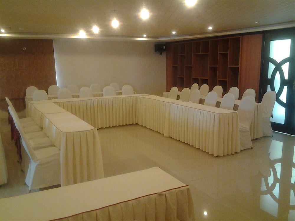 Kay Hotel Da Nang - Near Dragon Bridge Екстериор снимка