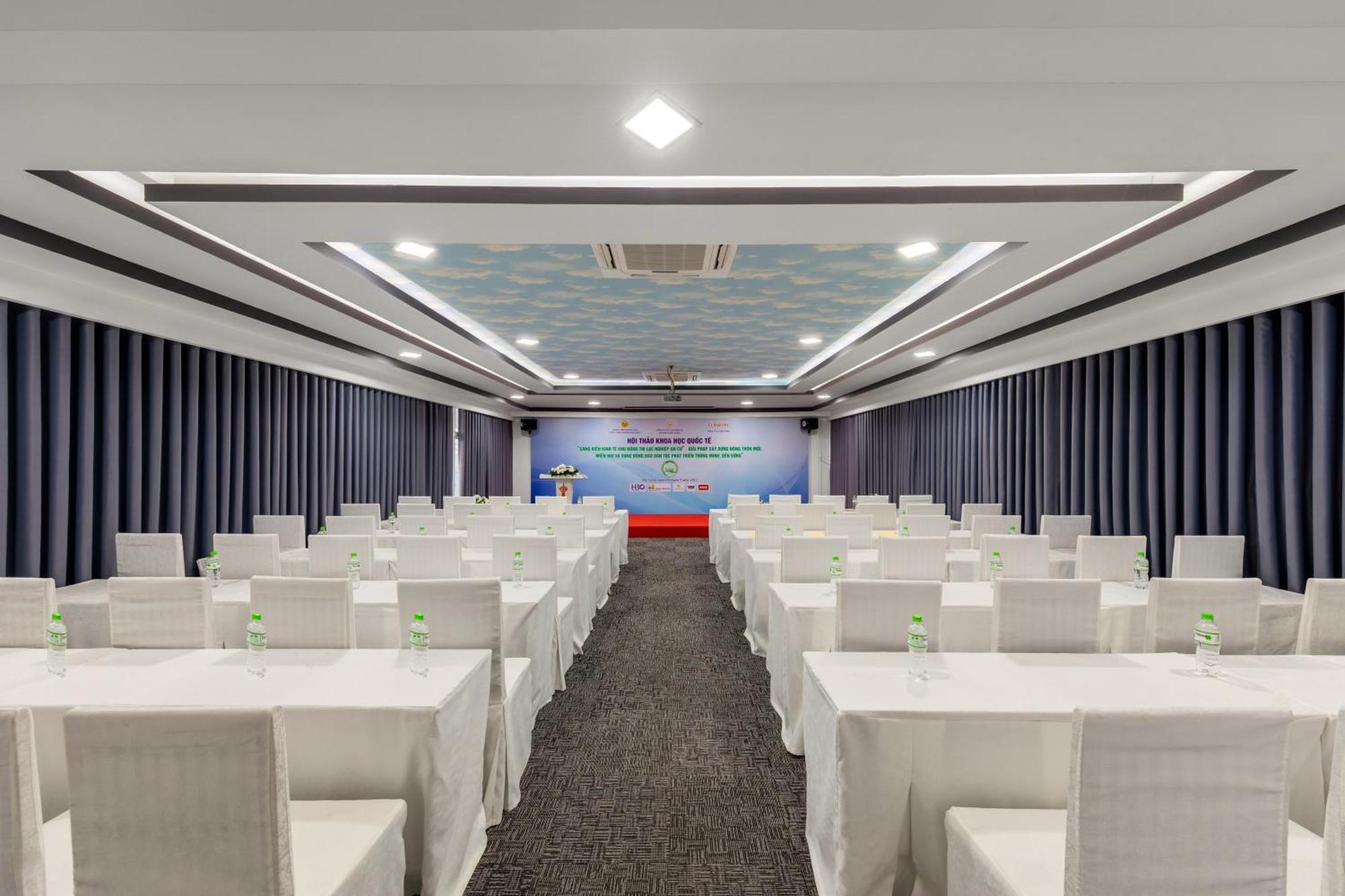 Kay Hotel Da Nang - Near Dragon Bridge Екстериор снимка