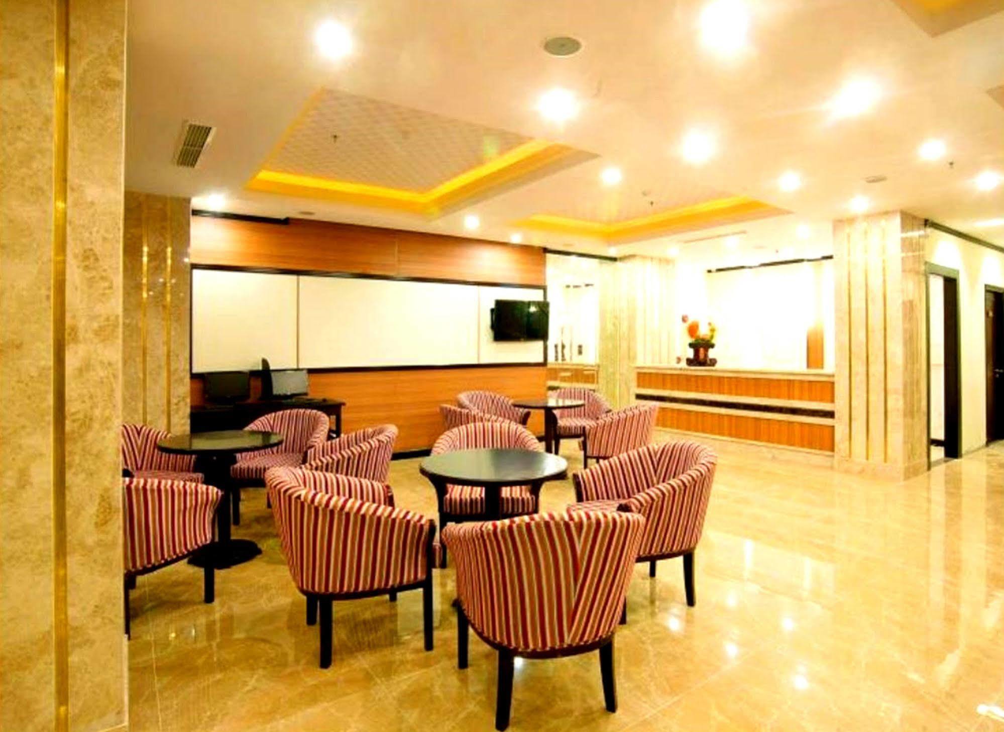 Kay Hotel Da Nang - Near Dragon Bridge Екстериор снимка