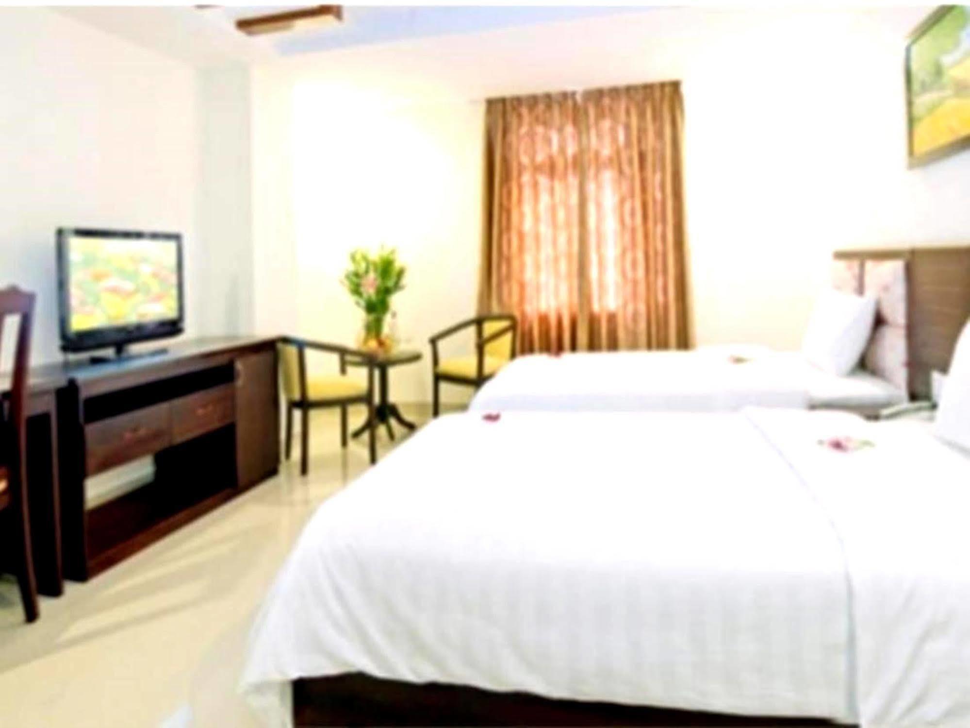 Kay Hotel Da Nang - Near Dragon Bridge Екстериор снимка